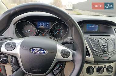 Хэтчбек Ford Focus 2013 в 