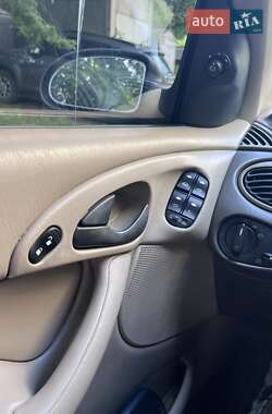 Седан Ford Focus 2001 в 