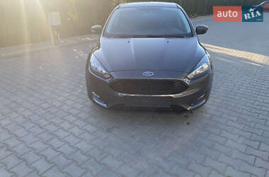 Хетчбек Ford Focus 2016 в 