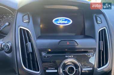 Хетчбек Ford Focus 2016 в 