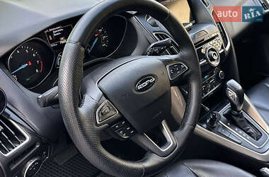 Хэтчбек Ford Focus 2015 в 