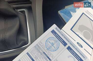 Хэтчбек Ford Focus 2011 в 