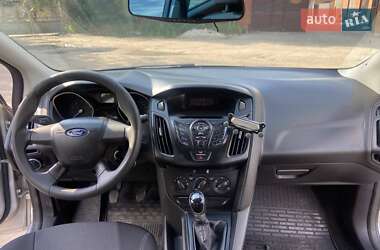 Хетчбек Ford Focus 2012 в 