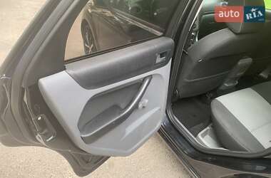 Седан Ford Focus 2011 в 