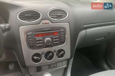 Седан Ford Focus 2011 в 