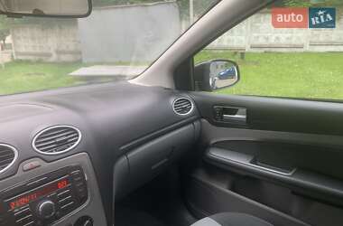 Седан Ford Focus 2011 в 