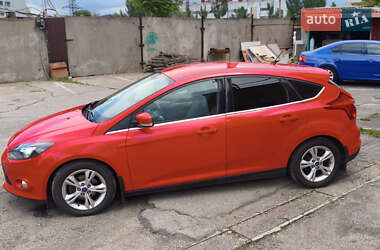 Хэтчбек Ford Focus 2014 в 