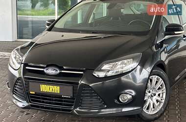 Хэтчбек Ford Focus 2011 в 