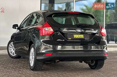 Хэтчбек Ford Focus 2011 в 