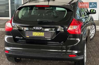 Хэтчбек Ford Focus 2011 в 