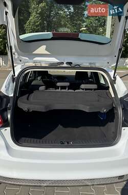 Хэтчбек Ford Focus 2011 в 