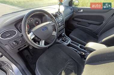 Хэтчбек Ford Focus 2005 в 
