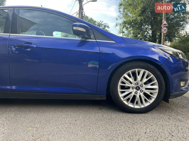 Седан Ford Focus 2015 в Дніпрі