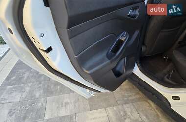 Седан Ford Focus 2015 в 