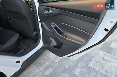 Седан Ford Focus 2015 в 