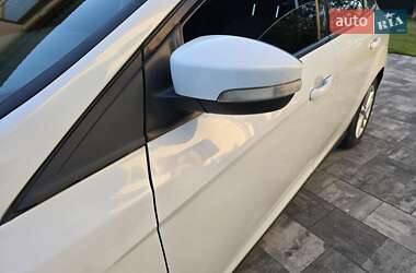 Седан Ford Focus 2015 в 