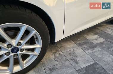 Седан Ford Focus 2015 в 