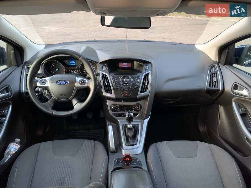 Хэтчбек Ford Focus 2011 в Чернигове