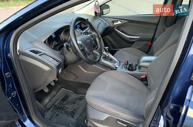 Хэтчбек Ford Focus 2011 в 