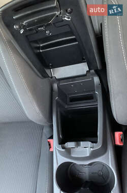 Хэтчбек Ford Focus 2011 в 