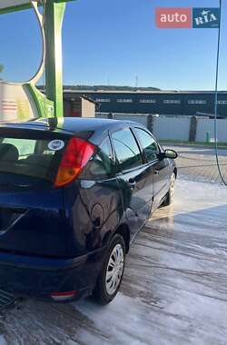 Хэтчбек Ford Focus 2002 в 
