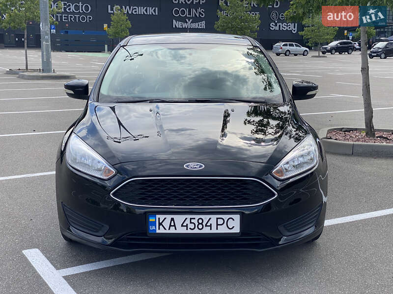 Седан Ford Focus 2016 в Киеве