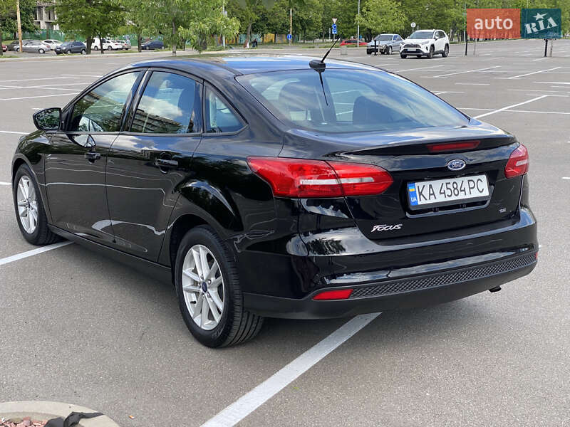 Седан Ford Focus 2016 в Киеве