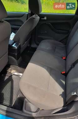 Хэтчбек Ford Focus 2007 в 