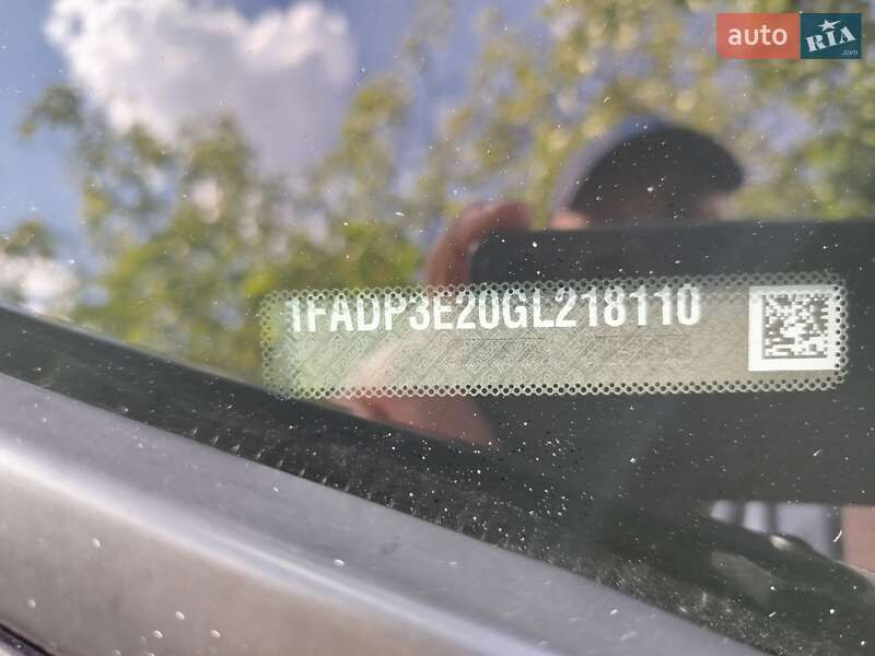 Седан Ford Focus 2015 в 