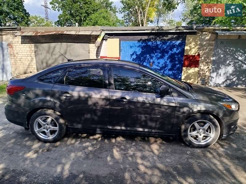 Седан Ford Focus 2015 в Вольногорске