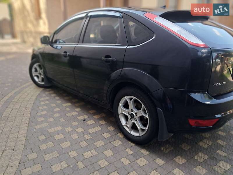 Хэтчбек Ford Focus 2011 в Мукачево