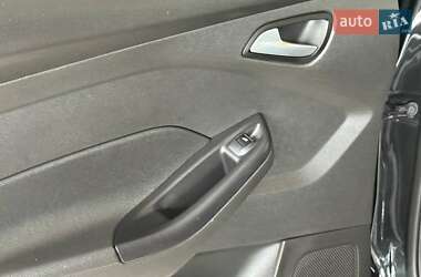 Седан Ford Focus 2015 в 