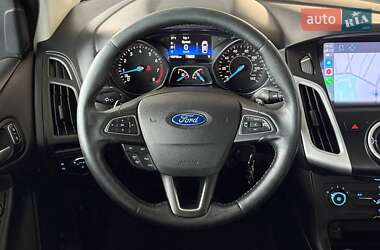 Седан Ford Focus 2015 в 