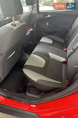 Хетчбек Ford Focus 2013 в 