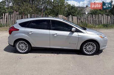 Хэтчбек Ford Focus 2013 в 