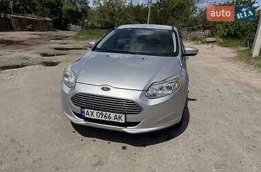 Хэтчбек Ford Focus 2013 в 