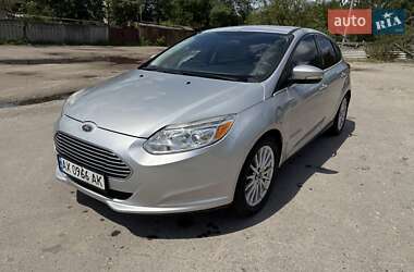 Хэтчбек Ford Focus 2013 в 