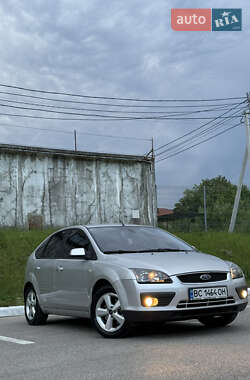 Хэтчбек Ford Focus 2005 в 