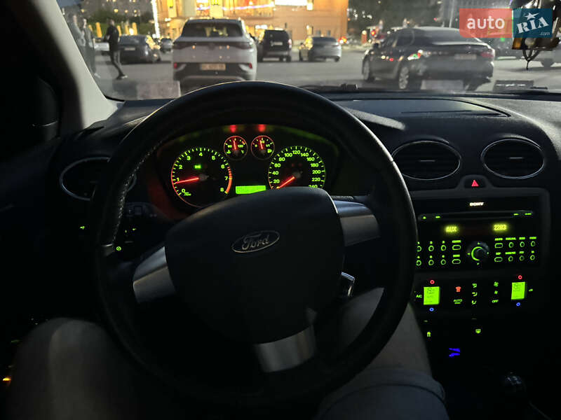 Хэтчбек Ford Focus 2005 в Львове