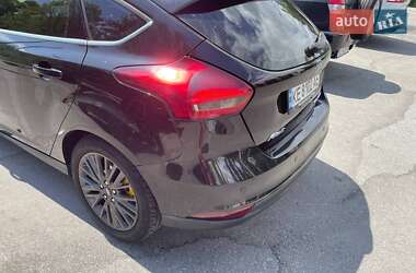 Хэтчбек Ford Focus 2015 в 