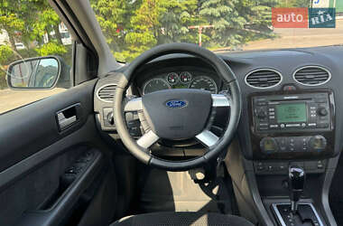 Хэтчбек Ford Focus 2006 в 