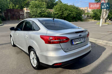 Седан Ford Focus 2015 в 