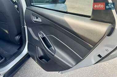 Седан Ford Focus 2015 в 
