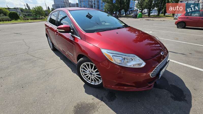 Хэтчбек Ford Focus 2015 в Черкассах фото 4 Хэтчбек Ford Focus 2015 в Черкассах