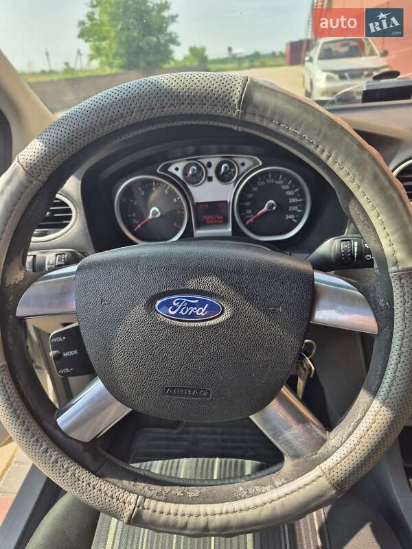 Хетчбек Ford Focus 2008 в Гайсину