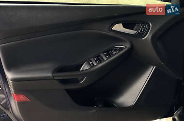 Седан Ford Focus 2016 в 
