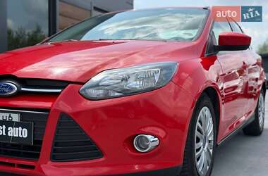 Седан Ford Focus 2011 в 