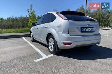 Хэтчбек Ford Focus 2010 в 