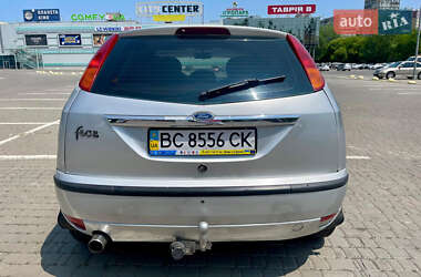 Хэтчбек Ford Focus 2002 в 