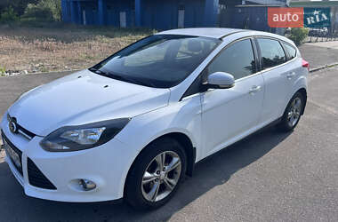 Хэтчбек Ford Focus 2011 в 